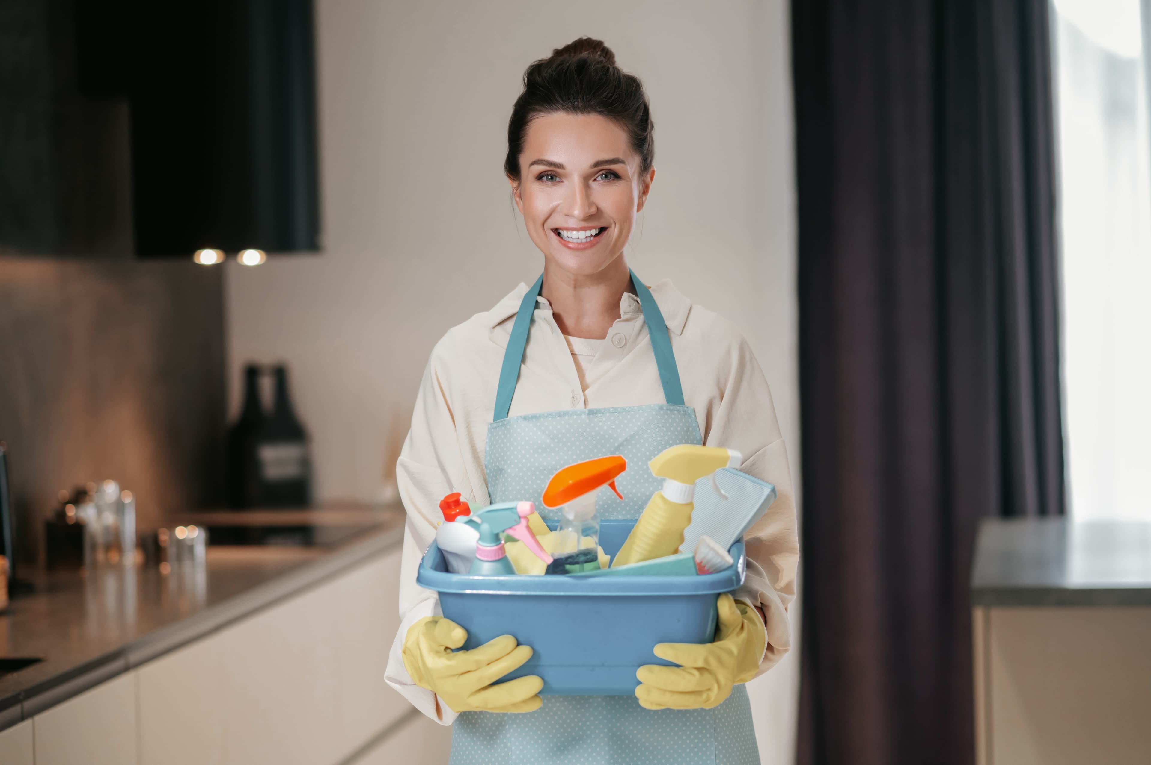 Professional vs. DIY Home Cleaning: What’s Best?
